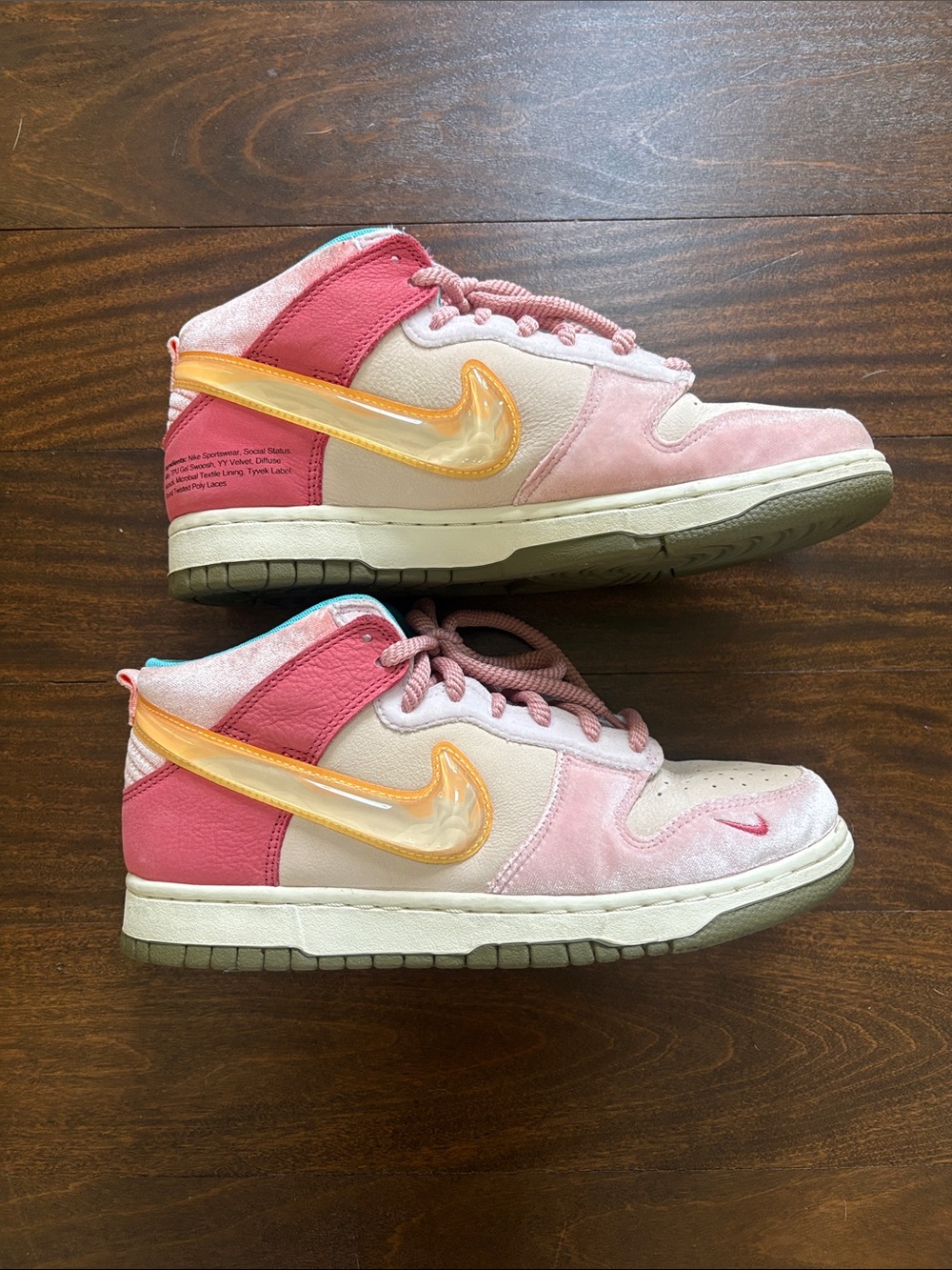 Nike Dunk Mid Social Status Free Lunch Strawberry Milk